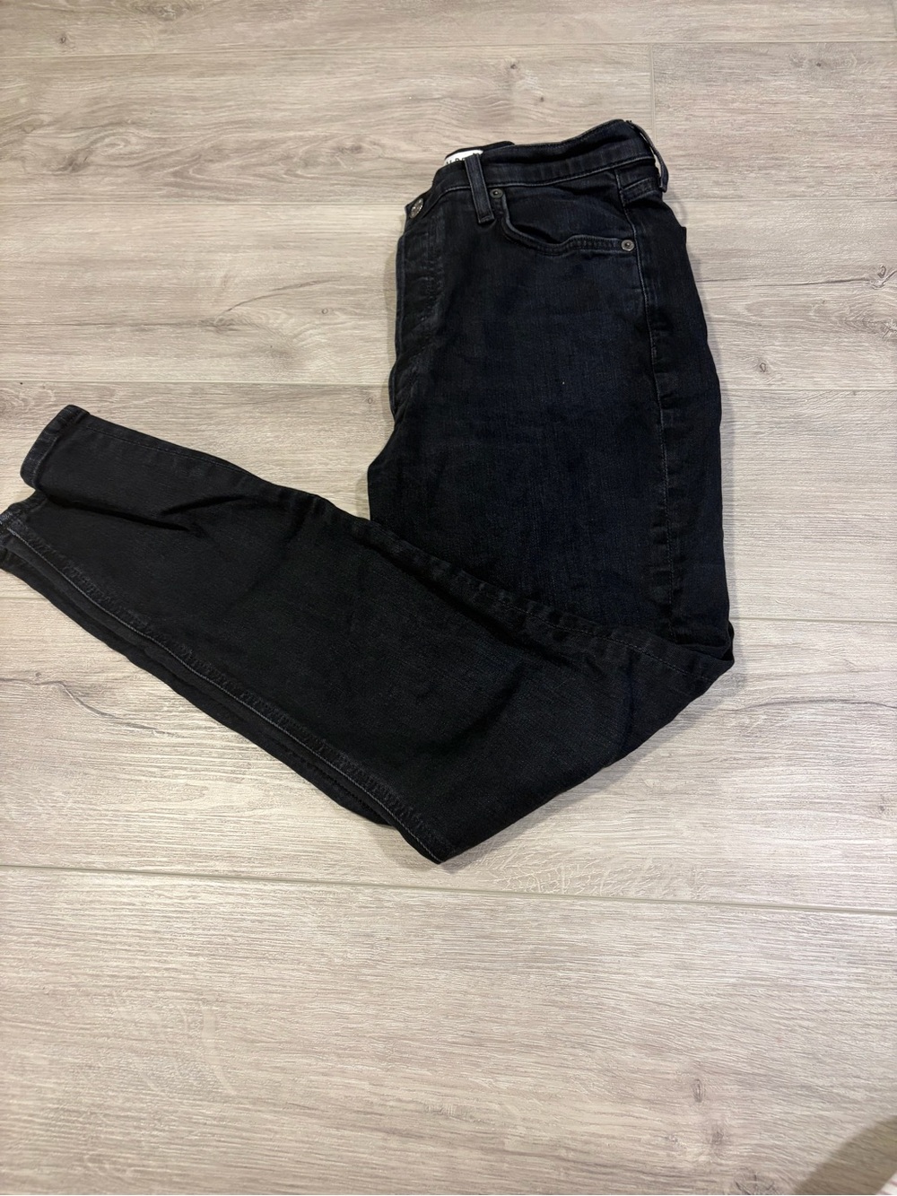 Agolde woman’s Slim Straight Black Jeans